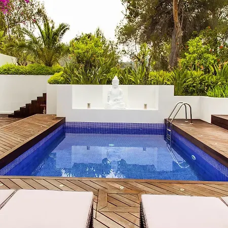 Peace And Tranquillity In The Prestigious Roca Lisa Region Of The White Isle Villa *