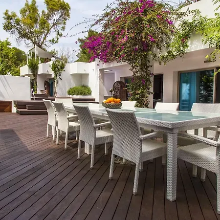 Peace And Tranquillity In The Prestigious Roca Lisa Region Of The White Isle